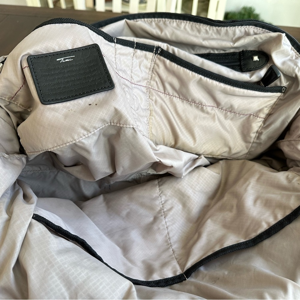 Tumi duffle/travel bag - Picture 10 of 15